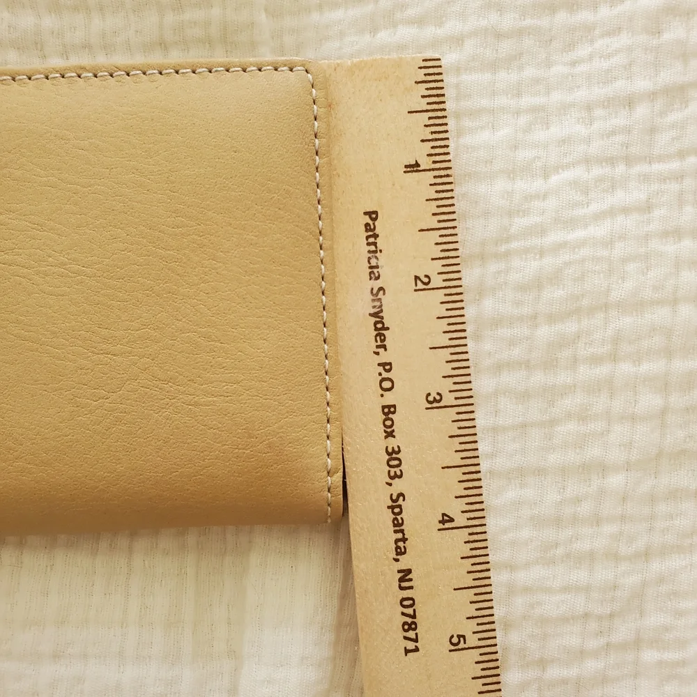 💎$3 WITH BUNDLE💎 Tan Leather Wallet